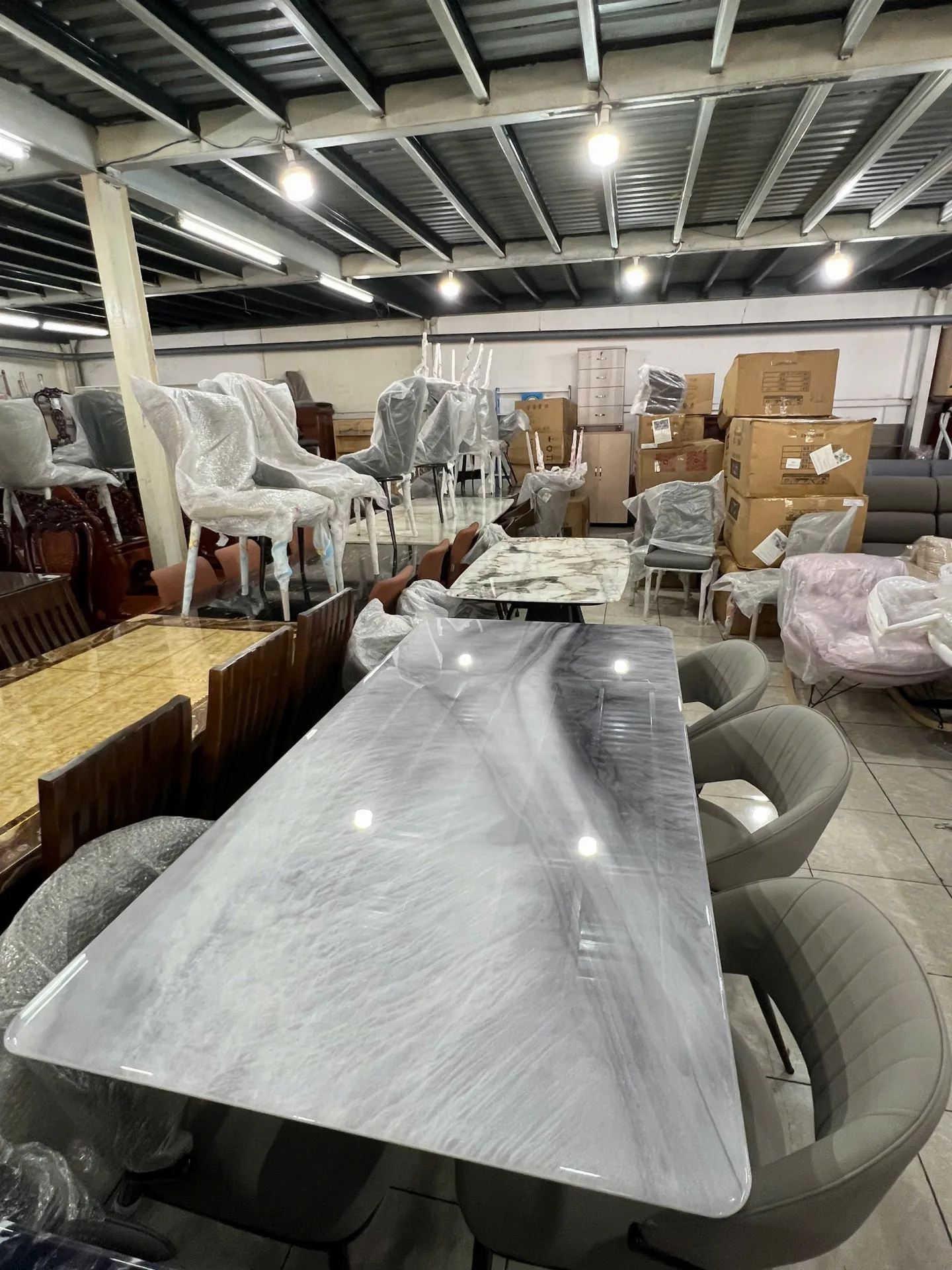 Bàn đá thạch cao cấp 1m8 